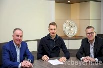 نوير يمدد عقده مع بايرن ميونيخ حتى 2021