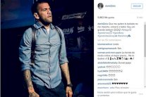 داني ألفيس يرد على منتقديه برسالة جديدة