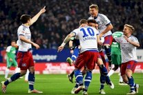 هامبورغ يبتعد عن منطقة الخطر ويعمق جراح بريمن