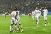 ليون يحافظ على المركز الثاني في الدوري الفرنسي