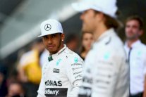 جائزة روسيا الكبرى: هاميلتون للحاق بروزبرغ قبل فوات الآوان