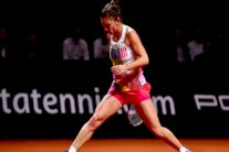 هاليب تتراجع إلى المركز السابع في تصنيف المحترفات