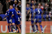 ليستر يواصل زحفه بفوز كبير وأرسنال يتنازل عن المركز الثالث