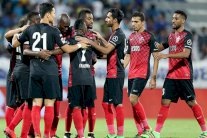 الأهلي على بعد نقطة من اللقب السابع في بطولة الإمارات