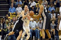 سبيرز وكليفلاند أول المتأهلين وانتكاسة جديدة لكوري