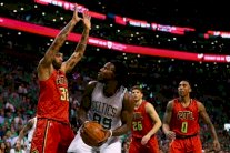 أتلانتا يقصي بوسطن ويضرب موعداً مع كليفلاند في الدور الثاني