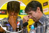 أكبر لاعب في الليغا يعلن اعتزاله كرة القدم ويجهش بالبكاء