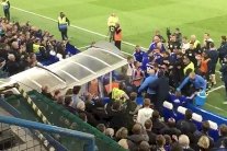 عراك بالأيدي في نهاية مباراة تشلسي وتوتنهام يتسبب بسقوط هيدينك