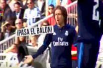  مشادة كلامية بين مودريتش وإيسكو تنتهي بقبلة