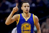 ستيفن كوري يحرز جائزة أفضل لاعب بالإجماع!