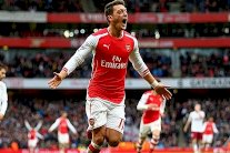 آرسنال يسعى لجعل أوزيل الأعلى أجراً في تاريخ النادي