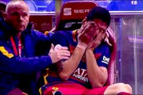 سواريز يبكي على مقاعد البدلاء بعد تعرضه للإصابة