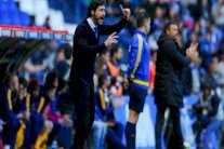 ديبورتيفو لا كورونيا يقيل مدربه فيكتور سانشيز