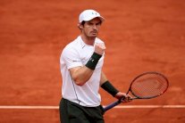 موغوروسا وفافرينكا وموراي إلى ربع نهائي رولان غاروس