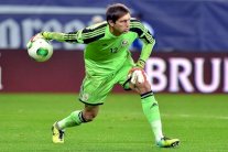 تاتاروشانو صخرة الدفاع الروماني في كأس أوروبا