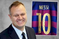 لفتة رائعة من ميسي تجاه صحفي بريطاني مصاب بالسرطان