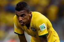 لويز غوستافو سادس لاعب خارج تشكيلة دونغا