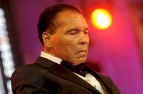 وفاة بطل الملاكمة الاميركي السابق محمد علي كلاي 