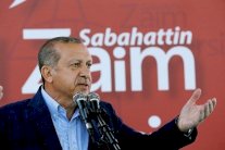 عائلة محمد علي كلاي تحضر لجنازته وأردوغان يتقدم المشاركين