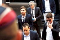 النيابة العامة تطالب بتبرئة ميسي وسجن والده 