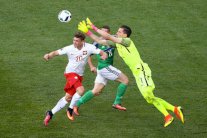 الإصابة تبعد حارس بولندا الأساسي عن مواجهة ألمانيا