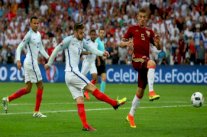 تعادل قاتل للروس أمام الإنكليز وويلز تتخطى عقبة سلوفاكيا