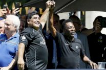 مارادونا لبيليه: ميسي لا يملك شخصية ليكون قائداً!