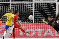 خروج البرازيل بخسارتها بهدف مثير للجدل أمام البيرو