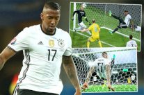 بواتينغ ينقذ شباك الألمان من هدف بطريقة مذهلة