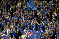 الآيسلنديون يواجهون الشغب بـ