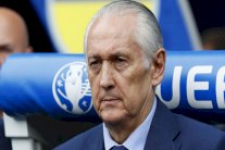 مدرب أوكرانيا فومنكو سيستقيل بعد مباراة بولندا