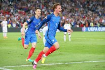  فرنسا لتحقيق العلامة الكاملة وحسم الصدارة