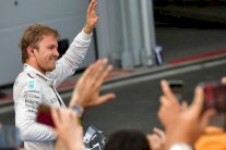  روزبرغ يعود إلى الانتصارات ويبتعد مجدداً في الصدارة