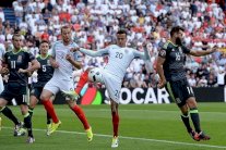 إنكلترا أقرب إلى ثمن النهائي وويلز لتأهل تاريخي