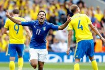 إيدر مهاجم منتخب إيطاليا أسكت جميع منتقديه