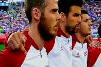 بيكيه ينفي إهانة النشيد الوطني الإسباني