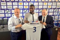 أوكامبوس إلى جنوى والكاميروني نكولو إلى ليون