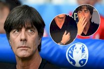 مدرب ألمانيا عاجز عن التخلي عن حركاته 