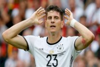 الإصابة تبعد ماريو غوميز عن ألمانيا لما تبقى من مشوارها