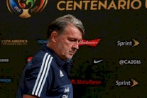 رسمياً... تاتا مارتينو يستقيل من تدريب منتخب الأرجنتين