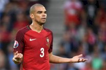 الشكوك تحوم حيال مشاركة مدافع البرتغال بيبي أمام ويلز