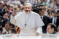 البرتغالي مورينيو يقلد صوت 