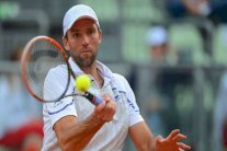 كارلوفيتش ومولر إلى نصف نهائي دورة نيوبورت