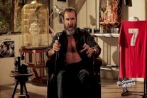 كانتونا يسخر من كريستيانو رونالدو