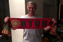 مورينيو يحتفل بتتويج البرتغال على طريقته الخاصة