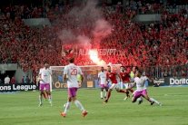 الأهلي يقترب من الخروج بتعادل سلبي مخيب مع الوداد