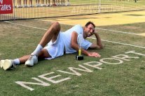 كارلوفيتش يفك عقدته ويتوج بلقب دورة نيوبورت