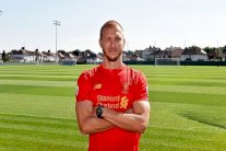 ليفربول يعزز صفوفه بقلب دفاع أوغسبورغ