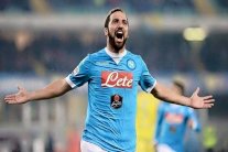 رئيس نابولي: هيغواين لن يرحل بأقل من 94 مليون يورو