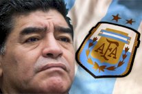 مارادونا: مستعد لتدريب منتخب الأرجنتين مجاناً